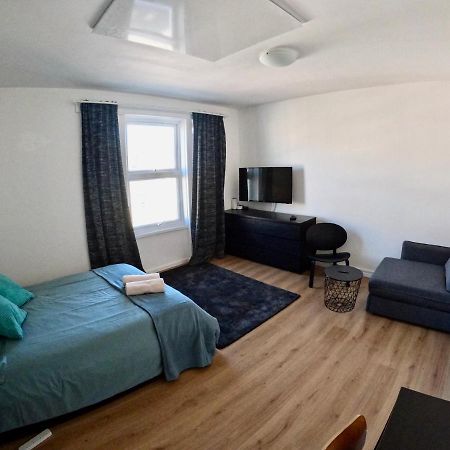 Lovely One Bedroom Flat London Eksteriør bilde