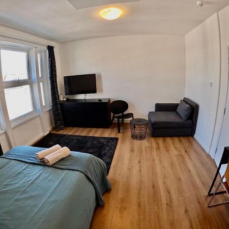 Lovely One Bedroom Flat London Eksteriør bilde