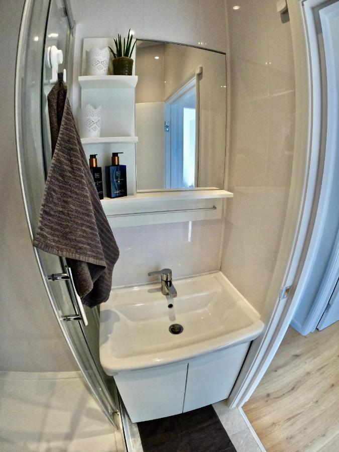 Lovely One Bedroom Flat London Eksteriør bilde