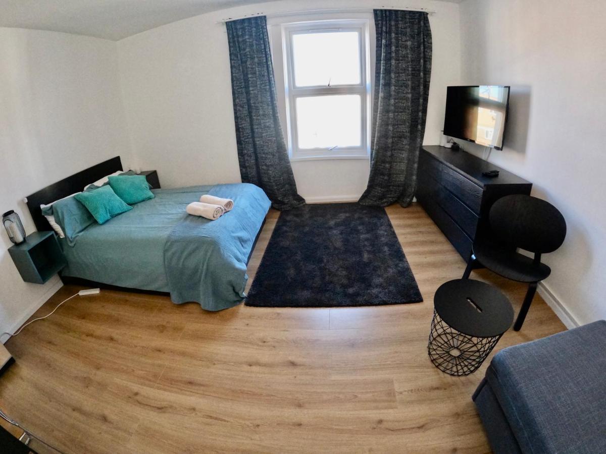 Lovely One Bedroom Flat London Eksteriør bilde